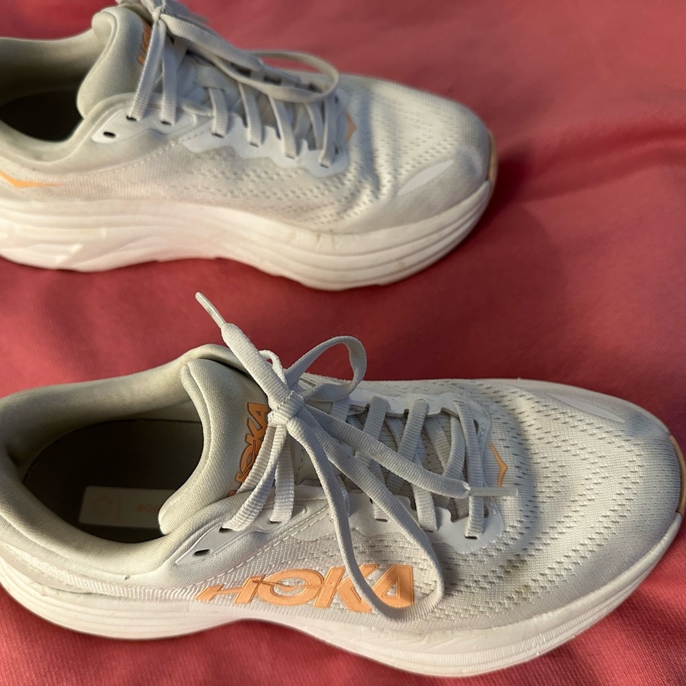 EUC HOKA BONDI WOMENS SNEAKERS